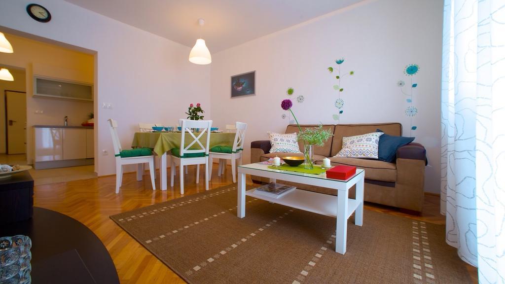 Luxe 3Br Apartment Split Room photo